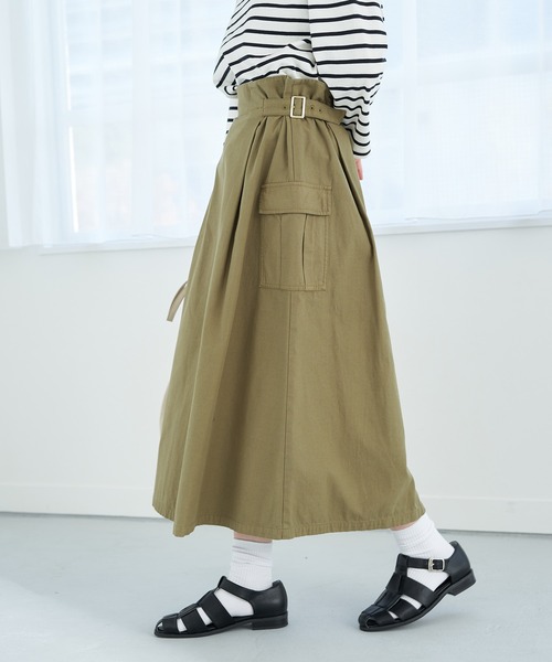 earth music&ecology（アースミュージックアンドエコロジー）の「綿ツイルワークスカート（スカート・レディース・カーキ/グレイッシュベージュ・FREE）」の2枚目の写真