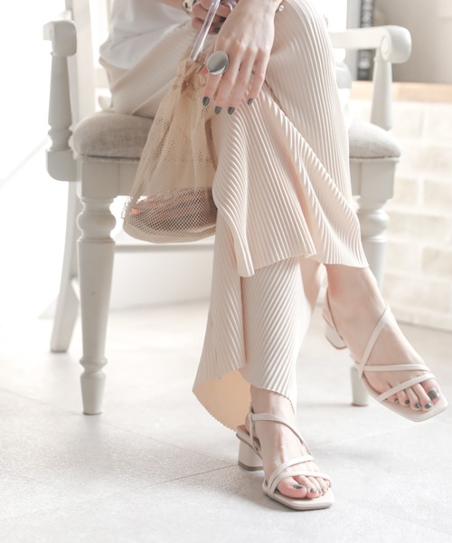 VIVIAN（ヴィヴィアン）の「スクエアトゥアシメ華奢ストラップサンダル（サンダル・レディース・ブラック/ベージュ/グリーン/ダークブラウン/グレー系その他7/ゴールド/シルバー・LL/S/M/L）」の10枚目の写真