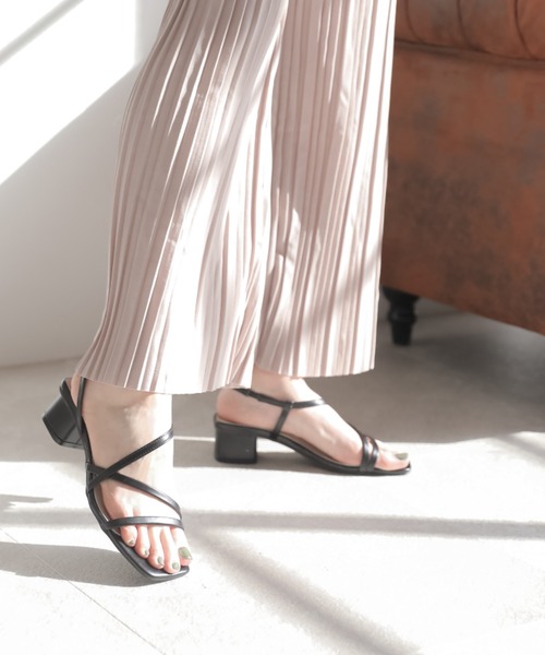 VIVIAN（ヴィヴィアン）の「スクエアトゥアシメ華奢ストラップサンダル（サンダル・レディース・ブラック/ベージュ/グリーン/ダークブラウン/グレー系その他7/ゴールド/シルバー・LL/S/M/L）」の12枚目の写真