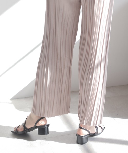 VIVIAN（ヴィヴィアン）の「スクエアトゥアシメ華奢ストラップサンダル（サンダル・レディース・ブラック/ベージュ/グリーン/ダークブラウン/グレー系その他7/ゴールド/シルバー・LL/S/M/L）」の14枚目の写真