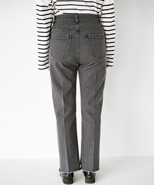 haco!（ハコ）の「パッとはけるようにクローゼットに備えておきたい！これさえあればどんなトップスでもかっこよくなれるシルエットがきれいな大人のデニムパンツ by que made me（デニムパンツ・レディース・グレー/ブルー・1/3/5/7）」の8枚目の写真