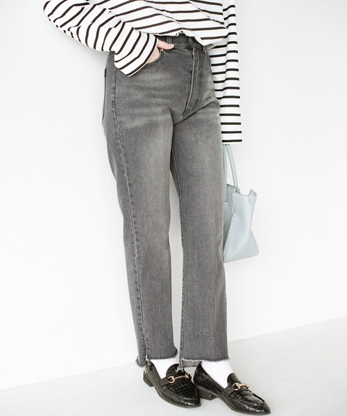 haco!（ハコ）の「パッとはけるようにクローゼットに備えておきたい！これさえあればどんなトップスでもかっこよくなれるシルエットがきれいな大人のデニムパンツ by que made me（デニムパンツ・レディース・グレー/ブルー・1/3/5/7）」の9枚目の写真