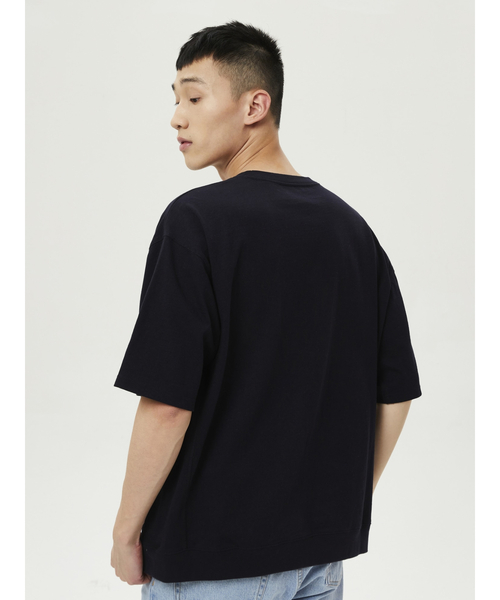 GAP(ギャップ)の「ウォッシュド ロー ジャージー オーバーサイズ Tシャツ(Tシャツ/カットソー・メンズ・ホワイト/ブラック/ベージュ/ネイビー/グレー/ブルー・S/M/L/XL/XS/XXS)」の9枚目の写真