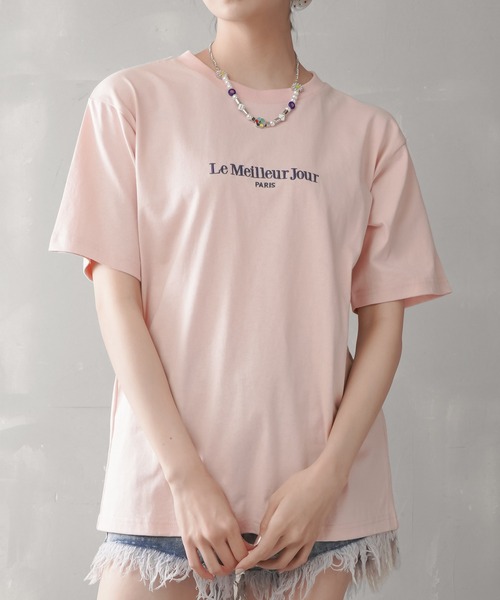 SPINNS(スピンズ)の「【ゆるシルエット】 ワンポイント刺繍 半袖Tシャツ(Tシャツ/カットソー・レディース・ブラック/オフホワイト/ピンク/グリーン/ホワイト×グリーン・ONESIZE)」の5枚目の写真