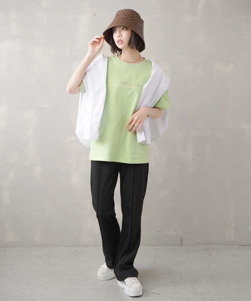 SPINNS(スピンズ)の「【ゆるシルエット】 ワンポイント刺繍 半袖Tシャツ(Tシャツ/カットソー・レディース・ブラック/オフホワイト/ピンク/グリーン/ホワイト×グリーン・ONESIZE)」の22枚目の写真
