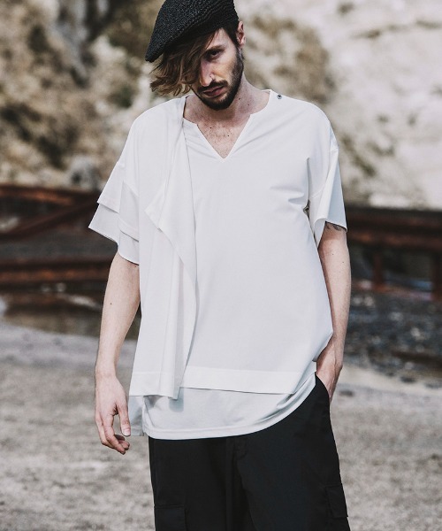 NO ID.(ノーアイディ)の「mt7855-アシンメトリ-スリーレイヤードC-N-T Tシャツ(Tシャツ/カットソー・メンズ・グレー/ブラック/ホワイト・2/1)」の11枚目の写真