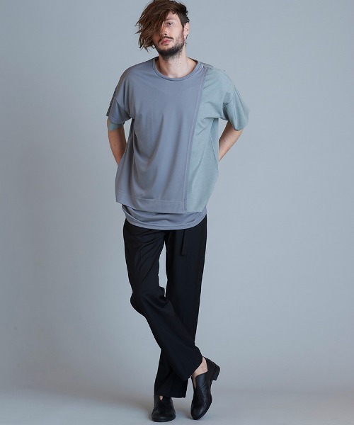 NO ID.(ノーアイディ)の「mt7855-アシンメトリ-スリーレイヤードC-N-T Tシャツ(Tシャツ/カットソー・メンズ・グレー/ブラック/ホワイト・2/1)」の5枚目の写真