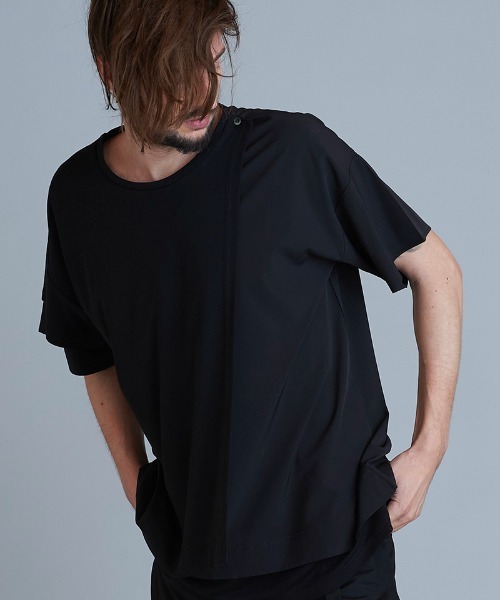 NO ID.(ノーアイディ)の「mt7855-アシンメトリ-スリーレイヤードC-N-T Tシャツ(Tシャツ/カットソー・メンズ・グレー/ブラック/ホワイト・2/1)」の18枚目の写真