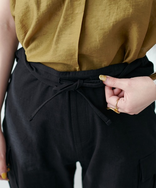 natural couture(ナチュラルクチュール)の「ミリタリーパラシュートパンツ(その他パンツ・レディース・ブラック/カーキ/オフホワイト・FREE)」の7枚目の写真