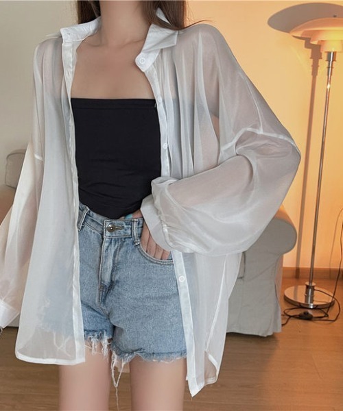 Loueme(ルエム)の「ルーズサイズシャイニーシアーカラーシャツ(シャツ/ブラウス・レディース・ホワイト/サックスブルー/ピンク・FREE)」の4枚目の写真