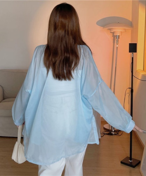 Loueme(ルエム)の「ルーズサイズシャイニーシアーカラーシャツ(シャツ/ブラウス・レディース・ホワイト/サックスブルー/ピンク・FREE)」の13枚目の写真
