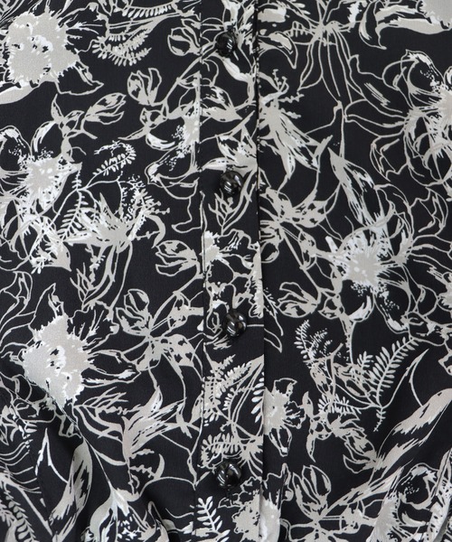 BLUEEAST（ブルーイースト）の「花柄&トワルドジュイ&配色 フレアケープスリーブワンピース（ワンピース・レディース・オフホワイト/ピンク/ブラック/ベージュ/ブラック系/ブルー系/ブラック×ホワイト/パープル/グレー/ベージュ系/ネイビー系/ピンク系/ホワイト系・MEDIUM）」の20枚目の写真