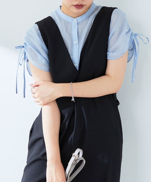 natural couture(ナチュラルクチュール)の「WEB限定/旬のシアー感と素材感で魅せる ドロストギャザー肩あきシアーブラウス(シャツ/ブラウス・レディース・ブラック/サックスブルー/ピンク/オレンジ/ライトベージュ・FREE)」の18枚目の写真