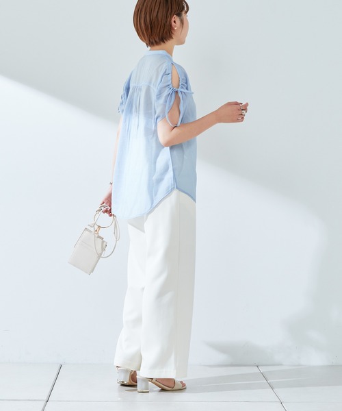 natural couture(ナチュラルクチュール)の「WEB限定/旬のシアー感と素材感で魅せる ドロストギャザー肩あきシアーブラウス(シャツ/ブラウス・レディース・ブラック/サックスブルー/ピンク/オレンジ/ライトベージュ・FREE)」の20枚目の写真