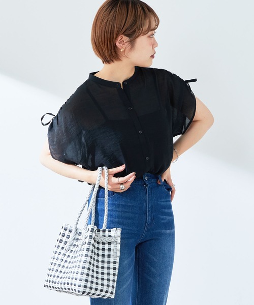 natural couture(ナチュラルクチュール)の「WEB限定/旬のシアー感と素材感で魅せる ドロストギャザー肩あきシアーブラウス(シャツ/ブラウス・レディース・ブラック/サックスブルー/ピンク/オレンジ/ライトベージュ・FREE)」の8枚目の写真