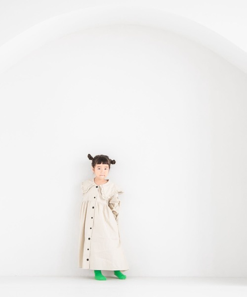 LOWRYS FARM(ローリーズファーム)の「BIGカラーワンピース 347832(ワンピース・キッズ・ネイビー/アイボリー/ブラウン/グリーン・110cm/120cm/130cm/140cm/150cm)」の2枚目の写真