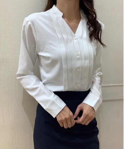 定価４万★フランス製★イネス★女性らしい襟開きＴシャツ白コンパクトリブInese レギュラー 長袖 形態安定 レディースシャツ 刺繍襟(M ブラック