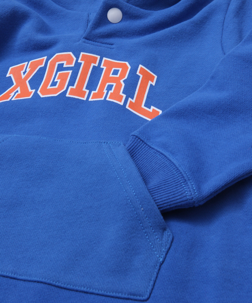 X-girl Stages（エックスガールステージス）の「SWEAT HOODIE DRESS COLLEGE LOGO(4T～7T)（ワンピース・キッズ・ブラック/アッシュ/ピンク/ブルー・4T/5T/6T/7T）」の5枚目の写真