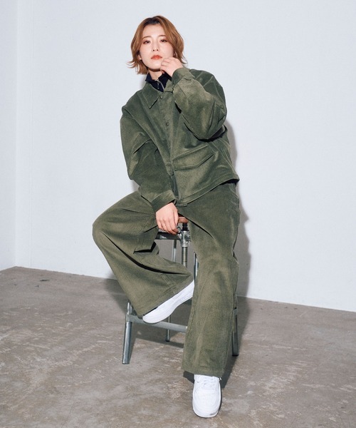 INTER FACTORY（インターファクトリー）の「こなん - オーバーサイズコーデュロイジャケット　made in INTER FACTORY（ブルゾン・レディース・オリーブ/ブラック/ライトパープル・MEDIUM/LARGE）」の8枚目の写真