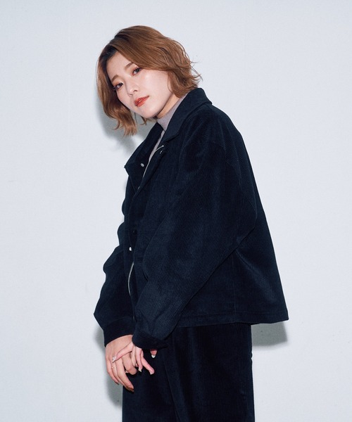 INTER FACTORY（インターファクトリー）の「こなん - オーバーサイズコーデュロイジャケット　made in INTER FACTORY（ブルゾン・レディース・オリーブ/ブラック/ライトパープル・MEDIUM/LARGE）」の6枚目の写真