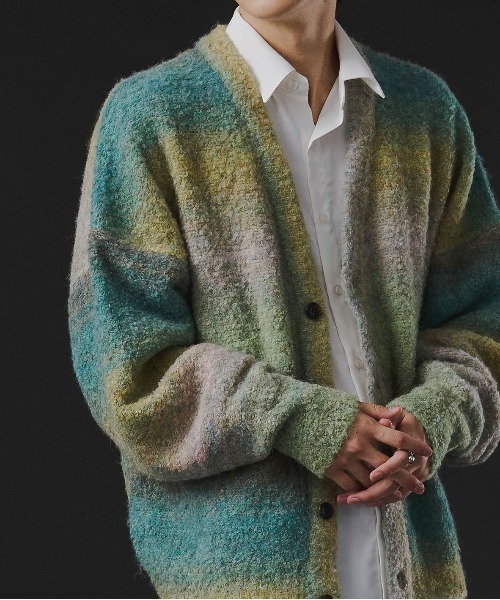 Ellno Loset(エルノロゼット)の「グラデーションブークレカーディガン(カーディガン/ボレロ・メンズ・グリーン系その他/パープル系その他・MEDIUM/LARGE)」の2枚目の写真