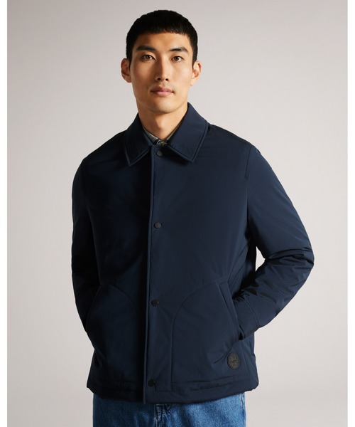 Ted Baker(テッドベーカー)の「TALACRE ワデット コーチ ジャケット(ダウンジャケット/コート・メンズ・ネイビー・5/3/4)」の1枚目の写真