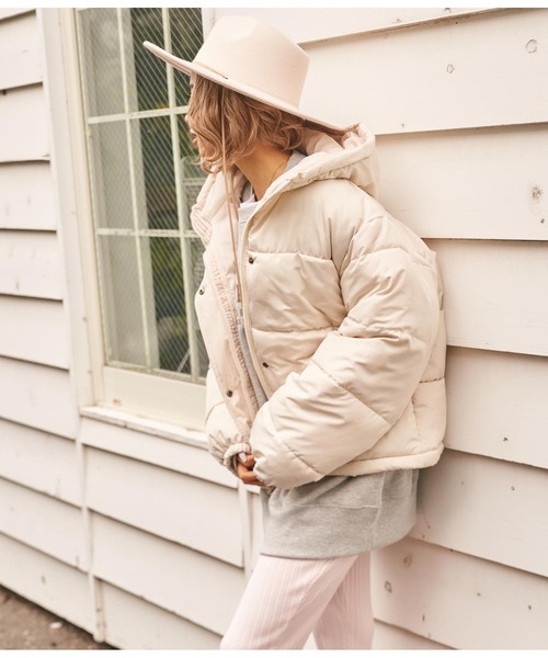 anap mimpi（アナップミンピ）の「ボリュームフェイクダウン（ダウンジャケット/コート・レディース・アイボリー/ブラック/ブルー/ベージュ/ピンク・FREE）」の2枚目の写真