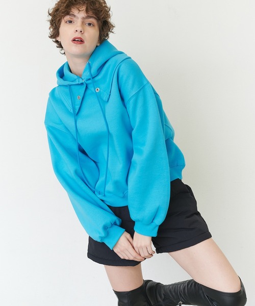 casane（カサネ）の「2wayビックプルオーバー（スウェット・レディース・ライトグレー/ブルー・FREE）」の2枚目の写真