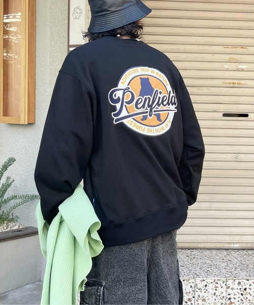 PEN FIELD(ペンフィールド)の「PENFIELDバック刺繍スウェットプルオーバー(スウェット・メンズ・ブラック/グレー/グリーン・MEDIUM/LARGE)」の4枚目の写真