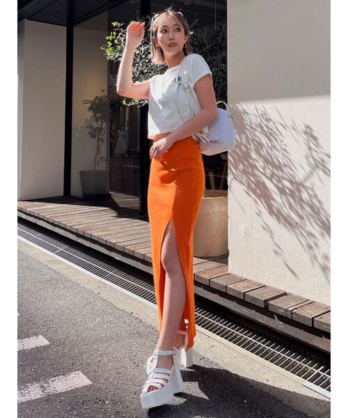 GYDA（ジェイダ）の「DEEPスリット リブロングスカート（スカート・レディース・オレンジ/ブラック/グレー・FREE）」の6枚目の写真