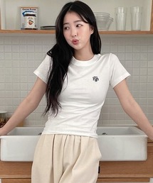 A'GEM/9 × .kom『muah muah/ムーアムーア』STITCH LOGO BASIC/ステッチロゴ ティーシャツ