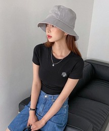 A'GEM/9 × .kom『muah muah/ムーアムーア』STITCH LOGO BASIC/ステッチロゴ ティーシャツ