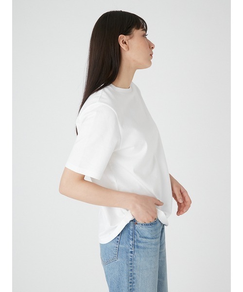 Mila Owen（ミラオーウェン）の「2サイズシルエットハイラインTシャツ【マシーンウォッシャブル】（Tシャツ/カットソー・レディース・ブルー/ホワイト/ベージュ/ライム・1/0）」の12枚目の写真