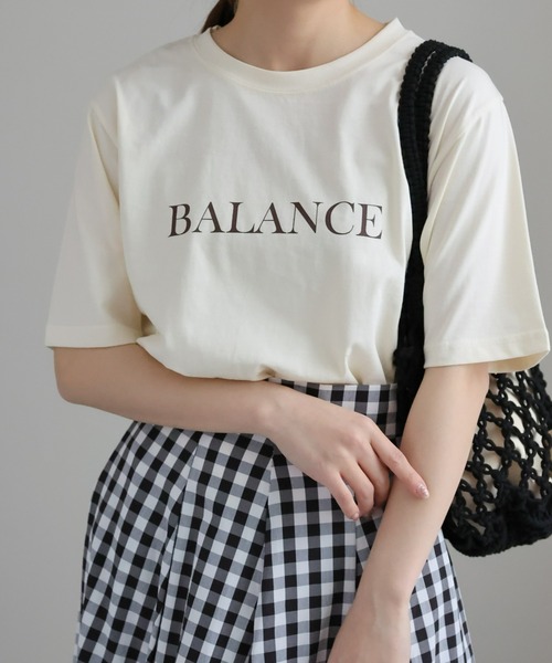 sakishimatokyo（サキシマトーキョー）の「シンプルロゴプリントTシャツ（Tシャツ/カットソー・レディース・アイボリー/ブラック/ライトブルー/ブラック系その他/ライトイエロー/ホワイト系その他2/オフホワイト/ホワイト系その他/ホワイト・FREE）」の2枚目の写真