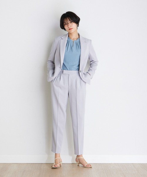 INED CLARO(イネドクラロ)の「【ZOZO限定】洗濯機で洗える!マカロンツイルセットアップスーツ《2点セット》《サマージャケット》《マシンウォッシャブル 》(スーツセット・レディース・ベージュ/ネイビー/グレー・9号/11号)」の6枚目の写真