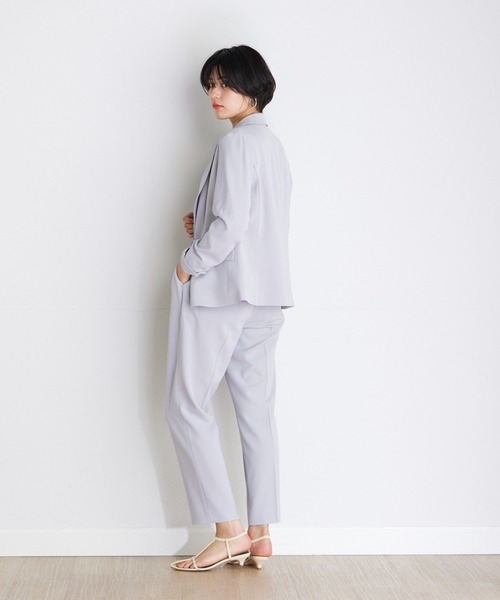 INED CLARO(イネドクラロ)の「【ZOZO限定】洗濯機で洗える!マカロンツイルセットアップスーツ《2点セット》《サマージャケット》《マシンウォッシャブル 》(スーツセット・レディース・ベージュ/ネイビー/グレー・9号/11号)」の8枚目の写真