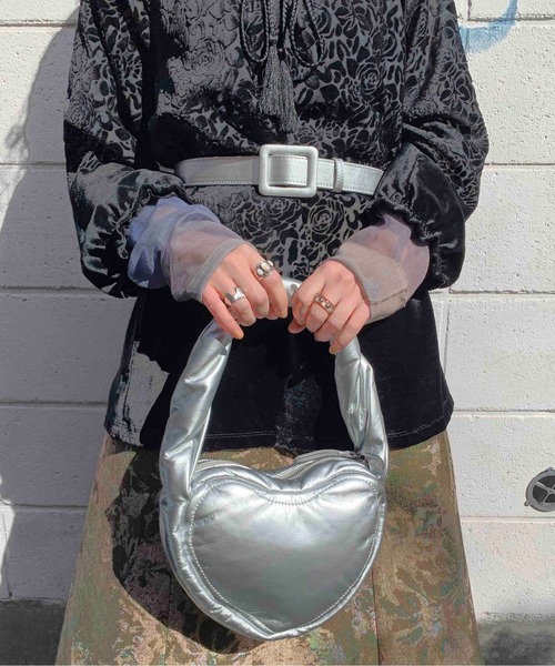 Casselini（キャセリーニ）の「Casselini(キャセリーニ)フラッフィハートバッグ（ハンドバッグ・レディース・レッド/シルバー/ブラック・FREE）」の3枚目の写真