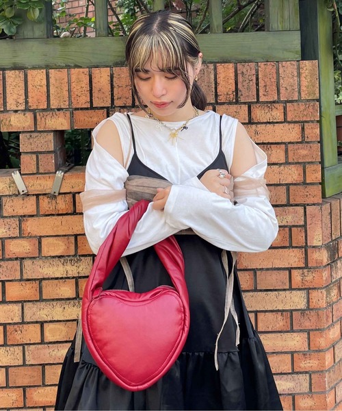 Casselini（キャセリーニ）の「Casselini(キャセリーニ)フラッフィハートバッグ（ハンドバッグ・レディース・レッド/シルバー/ブラック・FREE）」の19枚目の写真