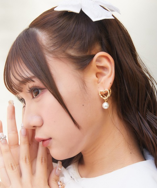 ROJITA(ロジータ)の「パール付きミニハートピアス(ピアス(両耳用)・レディース・シルバー/ゴールド・FREE)」の11枚目の写真