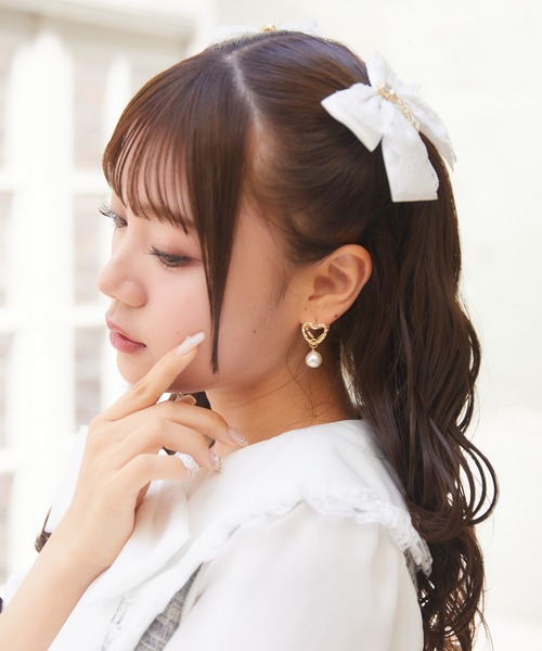 ROJITA(ロジータ)の「パール付きミニハートピアス(ピアス(両耳用)・レディース・シルバー/ゴールド・FREE)」の6枚目の写真