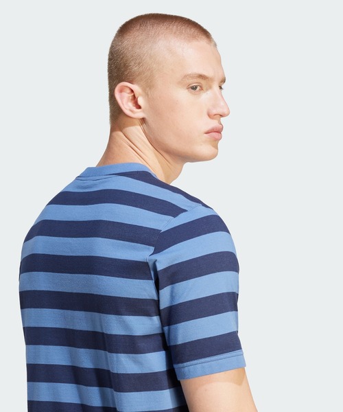 adidas（アディダス）の「STRIPED TEE / アディダスオリジナルス