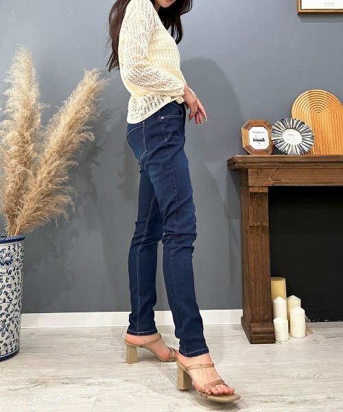 Moname モナーム　スリムストレート デニム　新品　23 MBL Moname モナーム スリムストレート デニム 新品 23 MBL