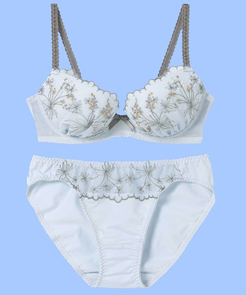 AMPHI（アンフィ）の「【まる胸メイク】ブラ&ショーツセット（ブラ&ショーツ・レディース・ダークベージュ/ネイビー/アイボリー/ピンクベージュ/サックスブルー/ライトピンク/オレンジ/ブラウン/ライトアッシュグレー/ライトパープル/オリーブ/ブラック・B65/C65/C70/D75/E75/E65/B70/D65/D70/B75/C75/E70）」の8枚目の写真