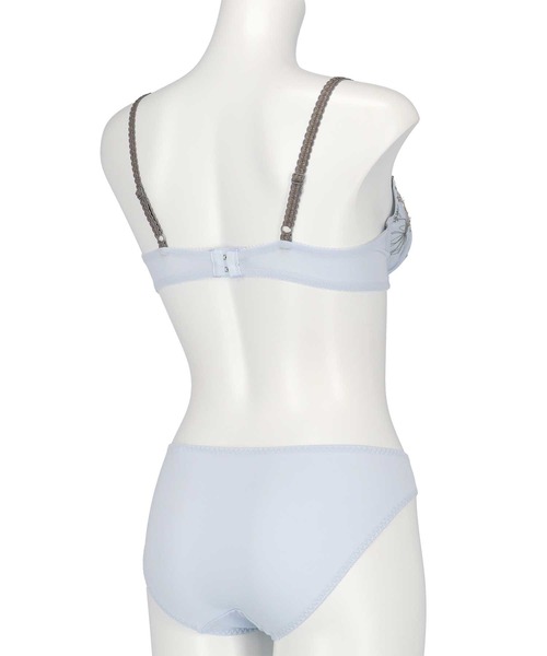 AMPHI（アンフィ）の「【まる胸メイク】ブラ&ショーツセット（ブラ&ショーツ・レディース・ダークベージュ/ネイビー/アイボリー/ピンクベージュ/サックスブルー/ライトピンク/オレンジ/ブラウン/ライトアッシュグレー/ライトパープル/オリーブ/ブラック・B65/C65/C70/D75/E75/E65/B70/D65/D70/B75/C75/E70）」の19枚目の写真