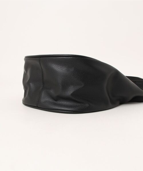 Reurie'（レウリィ）の「ハーフムーンバッグ / half moon bag ショルダーバッグ アイボリー ブラック 白 黒 合皮 人工皮革（ショルダーバッグ・レディース・ブラック/アイボリー・FREE）」の21枚目の写真