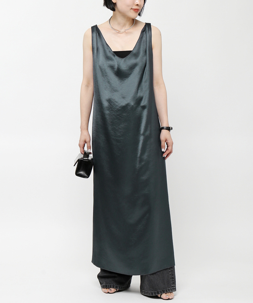 AP STUDIO(エーピーストゥディオ)の「SATIN LAYERED ONEPIECE(ワンピース・レディース・ネイビー/アイボリー・FREE)」の2枚目の写真