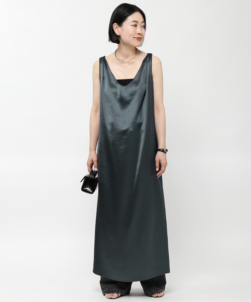 AP STUDIO(エーピーストゥディオ)の「SATIN LAYERED ONEPIECE(ワンピース・レディース・ネイビー/アイボリー・FREE)」の4枚目の写真