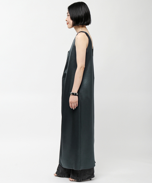 AP STUDIO(エーピーストゥディオ)の「SATIN LAYERED ONEPIECE(ワンピース・レディース・ネイビー/アイボリー・FREE)」の5枚目の写真