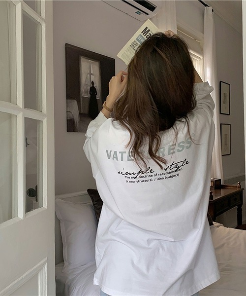 NinaetLina(ニナエリナ)の「ビッグシルエットプリントロングTシャツ(Tシャツ/カットソー・レディース・ブルー/ブラック/ホワイト・FREE)」の5枚目の写真