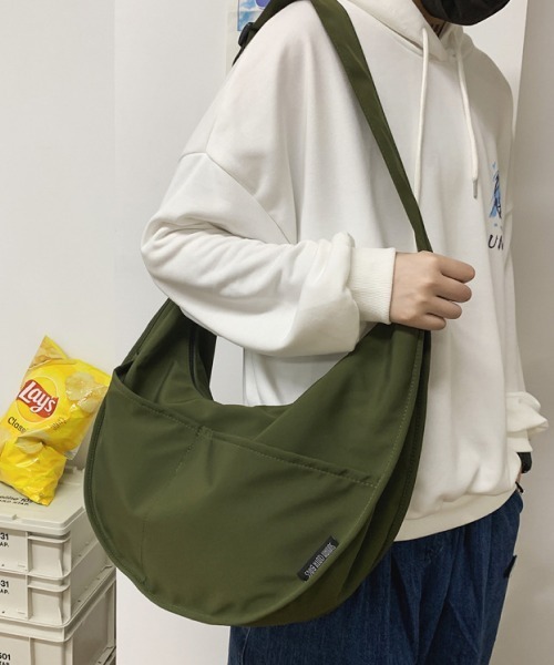 mushwear(マッシュウェア)の「ナイロンメッセンジャーバッグ(ショルダーバッグ・メンズ・ベージュ/ブラック/ホワイト/グリーン・FREE)」の4枚目の写真
